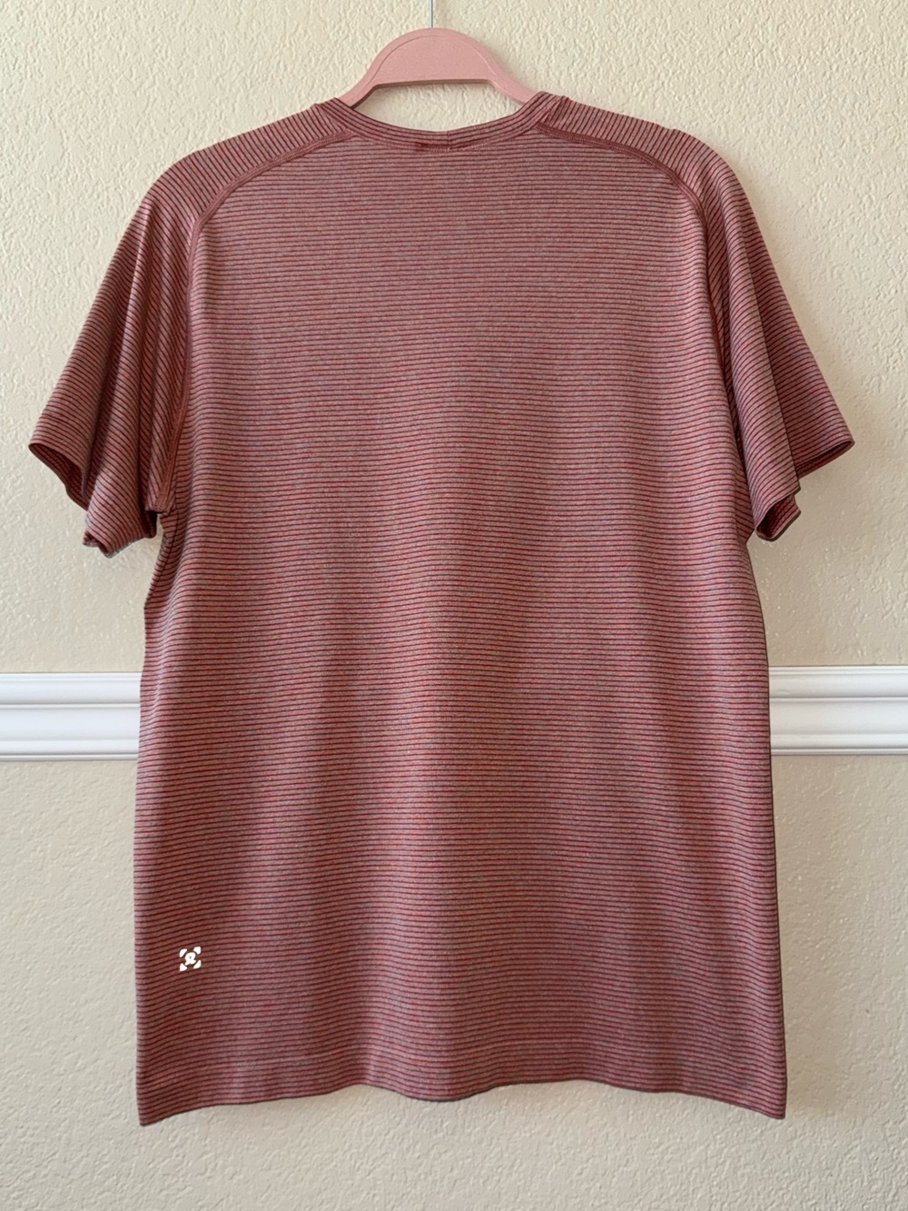 LIKE NEW Lululemon Men’s Drysense Muted Red Terracotta Short Sleeve Shirt Medium